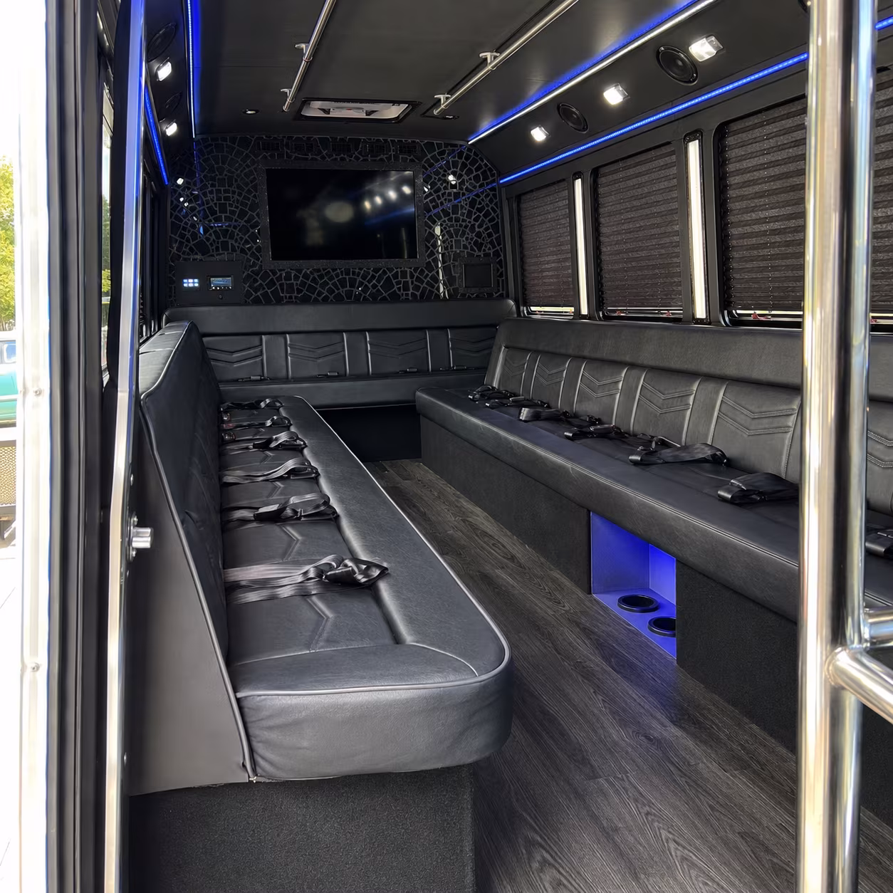 bus rentals for convention groups heading into seattle from renton