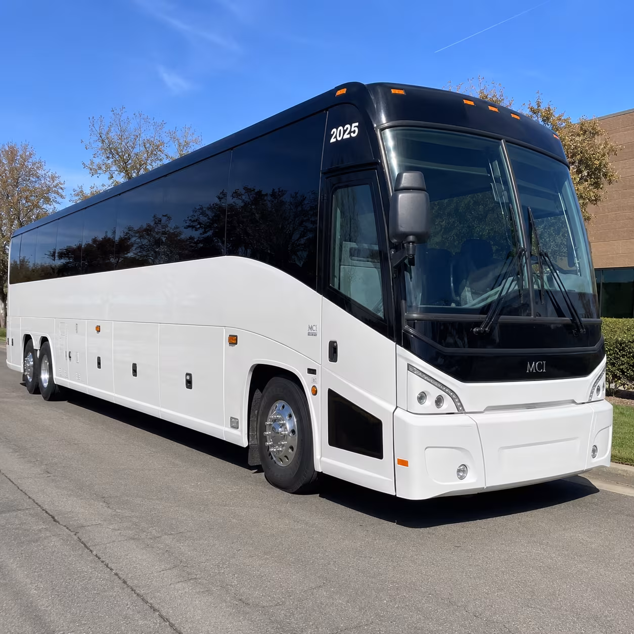 charter buses for attendees arriving at sea tac airport