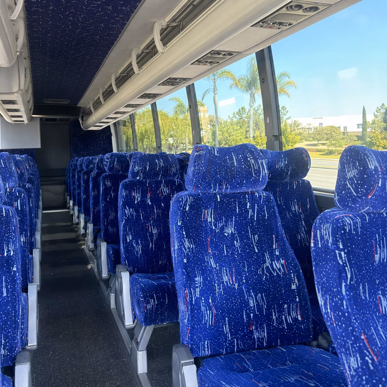 easily book transportation for your next airport transfer 2